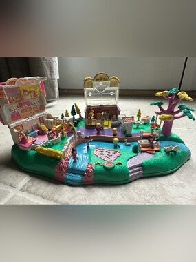 Vintage 90s Polly Pocket Magical Movin’ Pollyville Set (Nearly Complete)